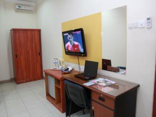 Boulevard Hotel Makassar Bagian luar foto